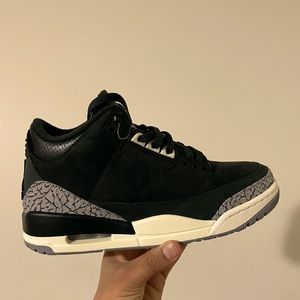 Jordan 3 off noir womens 8.5